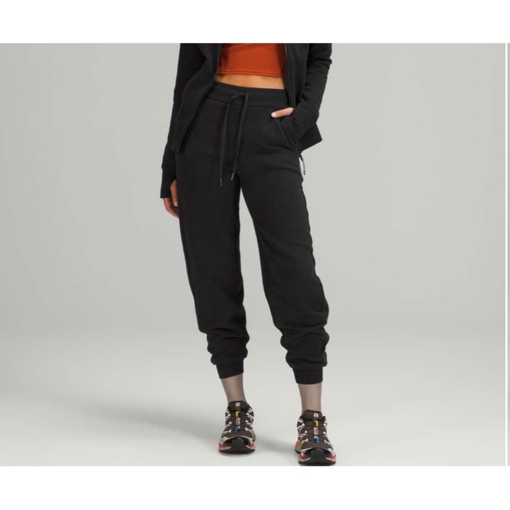 LULULEMON Women size 6 Black Scuba Relaxed‎ High-Rise Jogger W5CV9S athletic